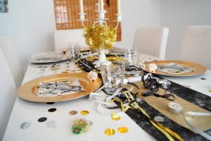 Scopri di più sull'articolo Come apparecchiare la tavola a Capodanno + 9 consigli