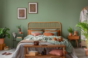 Scopri di più sull'articolo Utilizzare il verde in camera da letto: idee per dipingere le pareti, tessili e altri elementi d’arredo