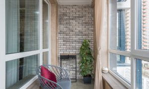 Scopri di più sull'articolo Come chiudere un balcone in modo economico: idee e suggerimenti