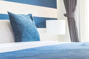 Scopri di più sull'articolo Colori rilassanti per la camera da letto: come decorare le pareti per dormire bene