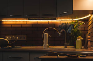 Scopri di più sull'articolo Luci e strisce di led per illuminazione funzionale della casa
