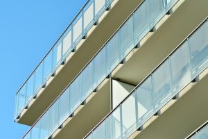 Scopri di più sull'articolo Parapetti architettonici: sicurezza e design negli spazi moderni