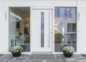 Scopri di più sull'articolo Porte blindate di design: scopriamo i modelli con vetro