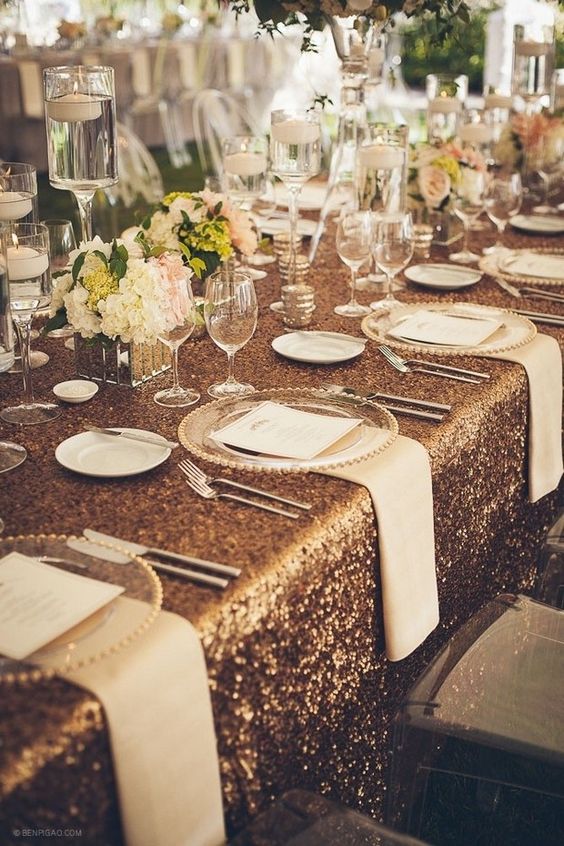 come decorare la tavola a capodanno