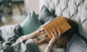 Scopri di più sull'articolo Idee sulle testiere del letto matrimoniale e quali materiali utilizzare